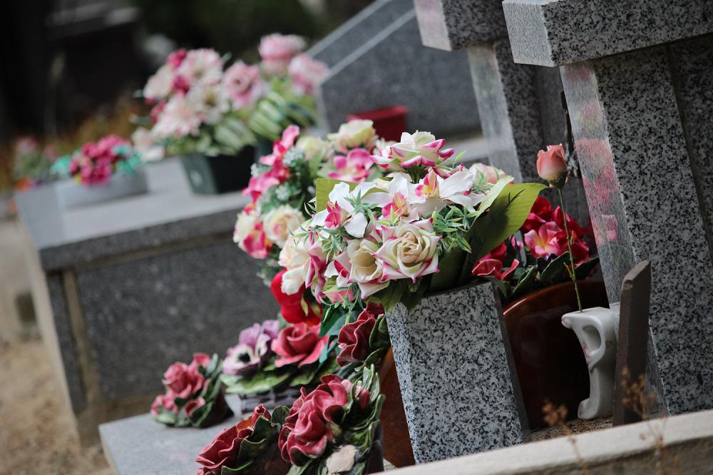 monument-funeraire-pompes-funebres-marbre